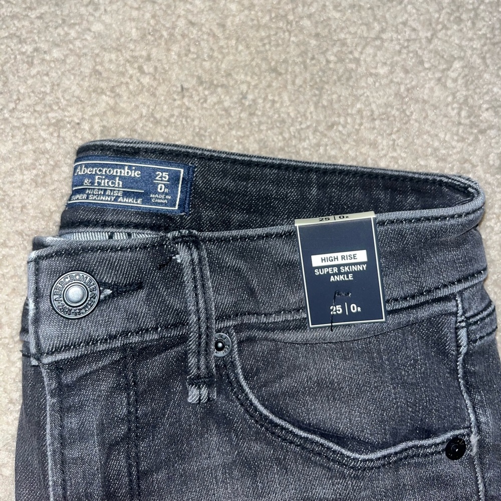 Abercrombie & Fitch black high rise super skinny ankle jeans size OR NWTS